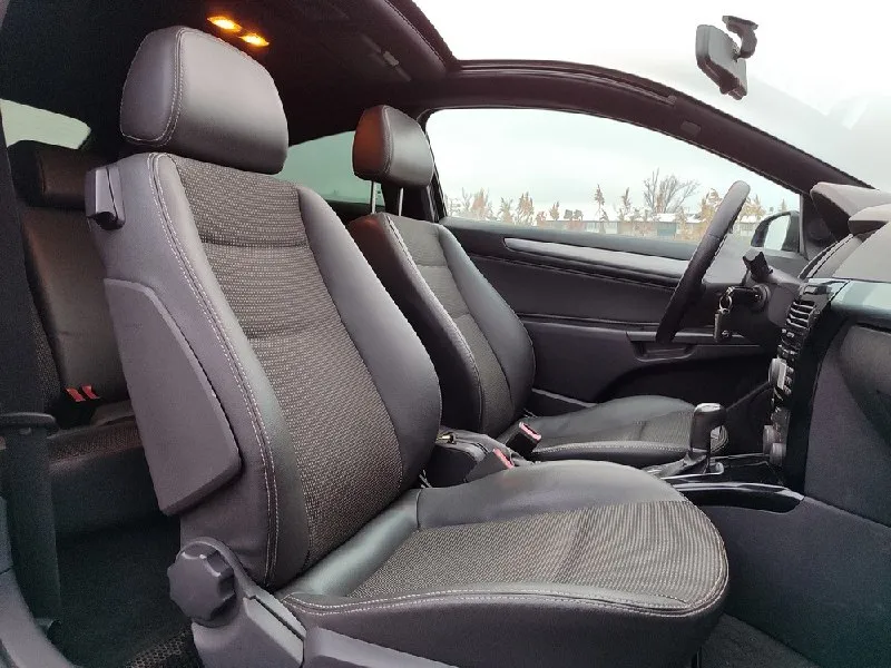 Продам opel astra gtc в отличном состоянии и богатой комплектации: двигатель 1.8л + автомат (не робот), панорамное лобовое с черным потолком, климат-контроль, круиз-контроль, мультируль, электростеклоподъемники, электрозеркала, магнитола с aux, заводской ксенон. чистая автотека без дтп, расчетов, смоток и прочего, оригинальный пробег 245000км. автомобиль всю жизнь провел в южных регионах - на кузове нет очагов коррозии. технически в отличном состоянии, не требует никаких вложений. салон приятный, ухоженный, соответствует пробегу. главная изюминка машины – панорамное лобовое стекло, которое будет дарить вам новые приятные эмоции и вызывать интерес окружающих. в случаях, когда это не нужно, просто надвигаете шторку и получаете вид обычного авто. сразу ответ скептикам – новые такие стекла на авито по 8500р. с машиной 2 комплекта колес, 2 комплекта ковриков, 2 родных ключа. купившему в подарок android-магнитола в штатное место! цена 610000р, торг. +79496207815 - фотография - 9