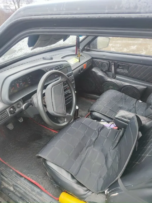 Продам 13 год 2008 резина зима на ваз дисках двигатель не дымит, не троит, тянет очень хорошо установлен коллектор субарусаунд, прямая трасса и глушитель субару блок эбу прошит отсечки на ходу нет, попкорн на 4 тысячах не на передаче коробка передач новая отъездил 2 месяца на ней нареканий нет поворотники, свет, туманки всё работает варить красить ничего не надо машина переварена и обработана полностью разбиралась и пересобиралась доедет куда захочешь в дверях установлены по 3 двадцатки арнольды 2 усилителя на фронт общая сума 2,5 кв установлено 2 саббуфера 12шки soundmax по 1700в пиковой мощ. короб 90л на трубе моноблок magnum 2 кв отлично справляется с двумя двинашками. все вопросы по телефону +79494658985. цена 250 хороший торг у капота или в лс сюда или в телеграм 📞 звоните: +7(949)4658985 - фотография - 3