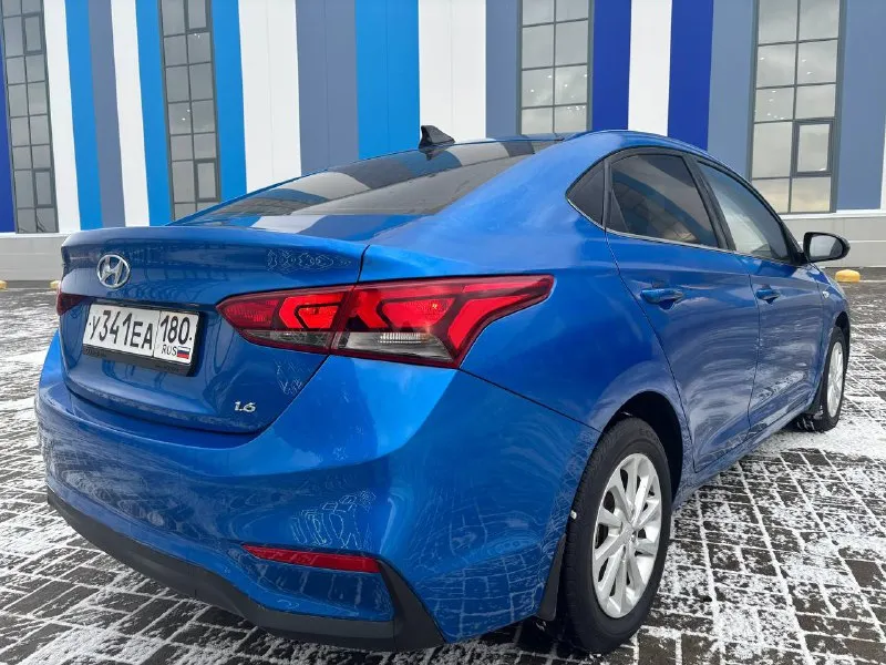 Solaris 1.6 автомат2017г авто в полной комплектации климат контроль линзованая оптика подогрев сидений навигация обогрев руля датчики давления шин легкосплавные диски авто в отличном состоянии! двигатель сухой без потеков не дымит не троит работает без посторонних шумов. ходовая мягкая взбитая! акпп листает без пинков! кузов не гнилой не ржавый! цена 1.350.000 документы в полном порядке ! +79497309912 - фотография - 3