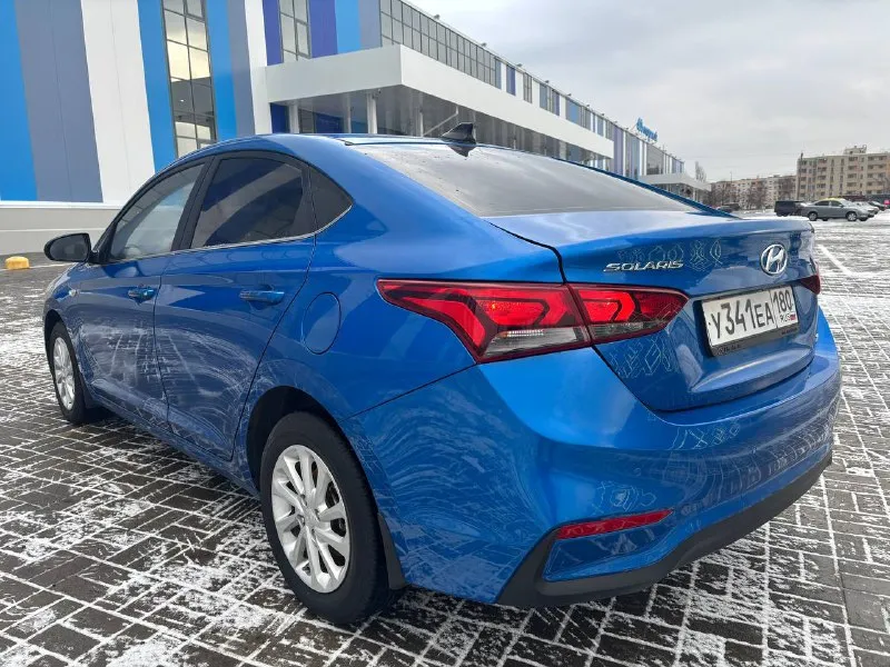 Solaris 1.6 автомат2017г авто в полной комплектации климат контроль линзованая оптика подогрев сидений навигация обогрев руля датчики давления шин легкосплавные диски авто в отличном состоянии! двигатель сухой без потеков не дымит не троит работает без посторонних шумов. ходовая мягкая взбитая! акпп листает без пинков! кузов не гнилой не ржавый! цена 1.350.000 документы в полном порядке ! +79497309912 - фотография - 4