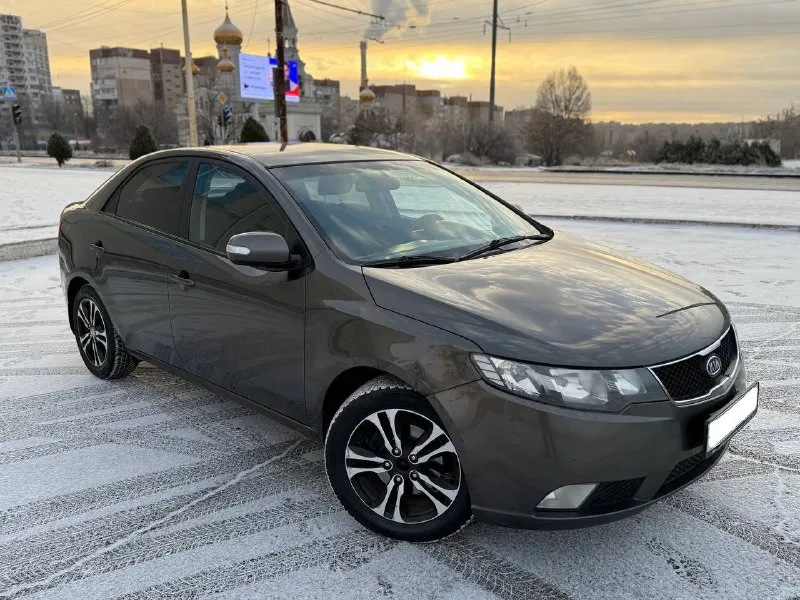 Kia cerato 2009год,1.6 бензин на обычном автомате. максимальная комплектация с климат-контролем. 3 собственника, подтверждённый пробег 187 500 км. кузов в заводском окрасе, двигатель работает ровно и без ошибок, коробка передач плавная. с документами полный порядок. цена: 680 000 рублей. г. донецк +7(949)371-08-26 (telegram). по запросу предоставим полную информацию по авто, обзор с замерами. 📞 звоните: +7(949)3710826 - фотография - 2