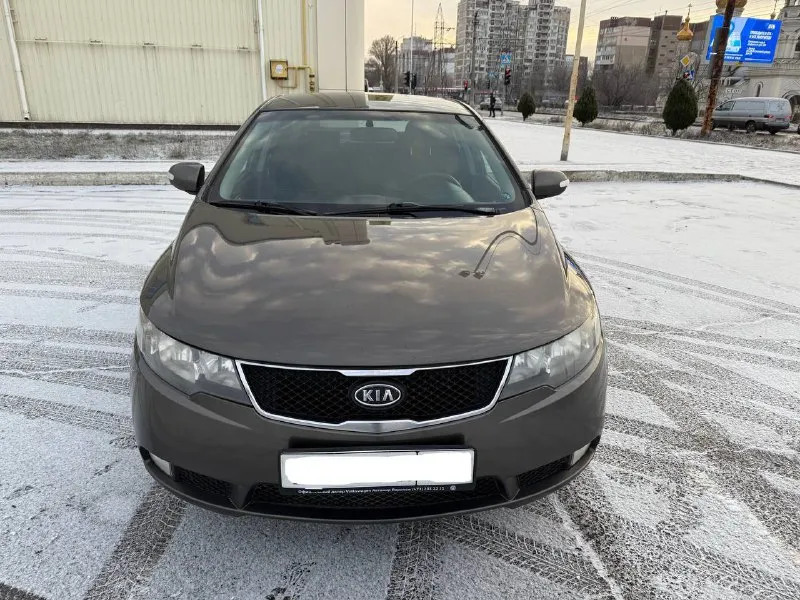 Kia cerato 2009год,1.6 бензин на обычном автомате. максимальная комплектация с климат-контролем. 3 собственника, подтверждённый пробег 187 500 км. кузов в заводском окрасе, двигатель работает ровно и без ошибок, коробка передач плавная. с документами полный порядок. цена: 680 000 рублей. г. донецк +7(949)371-08-26 (telegram). по запросу предоставим полную информацию по авто, обзор с замерами. 📞 звоните: +7(949)3710826 - фотография - 3
