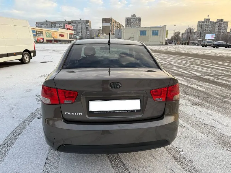 Kia cerato 2009год,1.6 бензин на обычном автомате. максимальная комплектация с климат-контролем. 3 собственника, подтверждённый пробег 187 500 км. кузов в заводском окрасе, двигатель работает ровно и без ошибок, коробка передач плавная. с документами полный порядок. цена: 680 000 рублей. г. донецк +7(949)371-08-26 (telegram). по запросу предоставим полную информацию по авто, обзор с замерами. 📞 звоните: +7(949)3710826 - фотография - 8