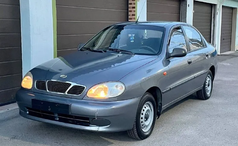 Продам daewoo сенс 1.3, 2008г. пробег 157тыс. км. кузов польский не гнилой. своевременно обслуживался, коробка механика без нареканий. ходовая обслужена. зимняя и летняя резина в комплекте ! 270 т. руб! г. шахтерск, сел и поехал, любое переоформление. звоните +79493657516 - фотография - 2