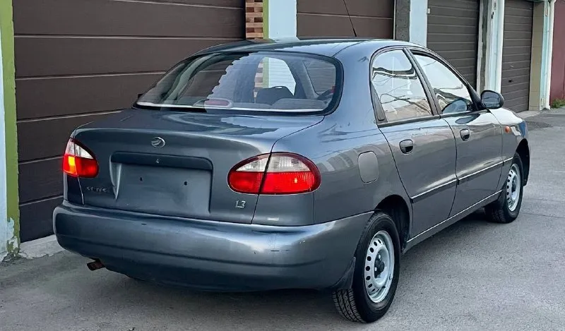 Продам daewoo сенс 1.3, 2008г. пробег 157тыс. км. кузов польский не гнилой. своевременно обслуживался, коробка механика без нареканий. ходовая обслужена. зимняя и летняя резина в комплекте ! 270 т. руб! г. шахтерск, сел и поехал, любое переоформление. звоните +79493657516 - фотография - 3