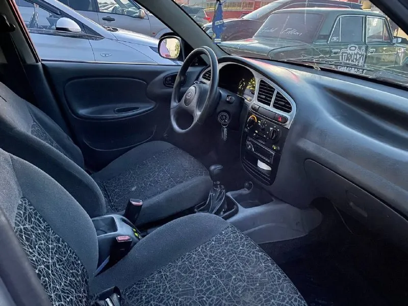 Продам daewoo сенс 1.3, 2008г. пробег 157тыс. км. кузов польский не гнилой. своевременно обслуживался, коробка механика без нареканий. ходовая обслужена. зимняя и летняя резина в комплекте ! 270 т. руб! г. шахтерск, сел и поехал, любое переоформление. звоните +79493657516 - фотография - 5