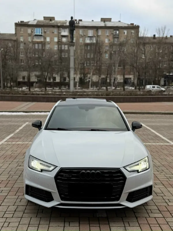 Audi a4 b9 2017г s-line sport цена 2.420.000р ❗️❗️❗️ -пробег 147.000км, родной, не кручен. -автомобиль в максимальной комплектации, дилерская❗️ -мотор 2.0 turbo 249 сил + stage 1 320 сил на выходе, не дымит не троит, цепи, звезды заменены, мотор обслужен ! -коробка робот dq 381, самая надежная, не тупит, не пинает, работает отлично, замена масла была произведена на 125.000км. -салон комбинированная кожа, в отличном состоянии, все кнопки работают, сидения полу ковши, 3-х зонный климат контроль, бесключевой доступ, обогрев руля, обогрев сидений, обогрев зеркал, регулировка сидений, люк, работает во всех положениях, сенсорный монитор, два комплекта ковриков, и многое другое ! ⛽️едет очень бодро, расход 8-9 литров по трассе, 10-11 по городу. 🛞диски заводские r18, на новой резине, облегченные! автомобиль вложений требует, дарит незабываемые эмоции, полностью обслужен, вложений не требует ✨кузов после полировки, с нанесением керамического состава, выглядит отлично, по авто 3 📞 звоните: +7(949)0773244 - фотография - 1