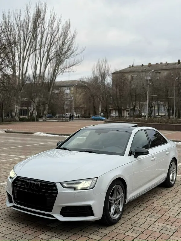 Audi a4 b9 2017г s-line sport цена 2.420.000р ❗️❗️❗️ -пробег 147.000км, родной, не кручен. -автомобиль в максимальной комплектации, дилерская❗️ -мотор 2.0 turbo 249 сил + stage 1 320 сил на выходе, не дымит не троит, цепи, звезды заменены, мотор обслужен ! -коробка робот dq 381, самая надежная, не тупит, не пинает, работает отлично, замена масла была произведена на 125.000км. -салон комбинированная кожа, в отличном состоянии, все кнопки работают, сидения полу ковши, 3-х зонный климат контроль, бесключевой доступ, обогрев руля, обогрев сидений, обогрев зеркал, регулировка сидений, люк, работает во всех положениях, сенсорный монитор, два комплекта ковриков, и многое другое ! ⛽️едет очень бодро, расход 8-9 литров по трассе, 10-11 по городу. 🛞диски заводские r18, на новой резине, облегченные! автомобиль вложений требует, дарит незабываемые эмоции, полностью обслужен, вложений не требует ✨кузов после полировки, с нанесением керамического состава, выглядит отлично, по авто 3 📞 звоните: +7(949)0773244 - фотография - 2