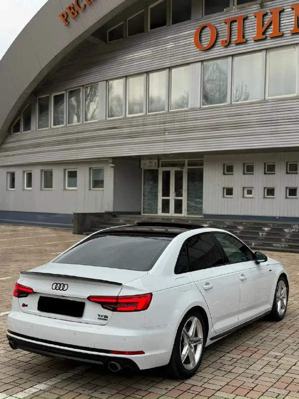 Audi a4 b9 2017г s-line sport цена 2.420.000р ❗️❗️❗️ -пробег 147.000км, родной, не кручен. -автомобиль в максимальной комплектации, дилерская❗️ -мотор 2.0 turbo 249 сил + stage 1 320 сил на выходе, не дымит не троит, цепи, звезды заменены, мотор обслужен ! -коробка робот dq 381, самая надежная, не тупит, не пинает, работает отлично, замена масла была произведена на 125.000км. -салон комбинированная кожа, в отличном состоянии, все кнопки работают, сидения полу ковши, 3-х зонный климат контроль, бесключевой доступ, обогрев руля, обогрев сидений, обогрев зеркал, регулировка сидений, люк, работает во всех положениях, сенсорный монитор, два комплекта ковриков, и многое другое ! ⛽️едет очень бодро, расход 8-9 литров по трассе, 10-11 по городу. 🛞диски заводские r18, на новой резине, облегченные! автомобиль вложений требует, дарит незабываемые эмоции, полностью обслужен, вложений не требует ✨кузов после полировки, с нанесением керамического состава, выглядит отлично, по авто 3 📞 звоните: +7(949)0773244 - фотография - 3