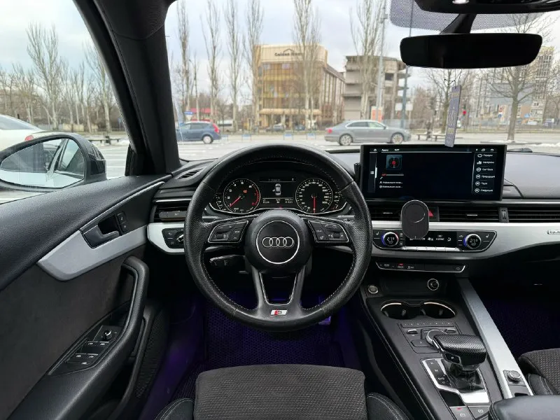Audi a4 b9 2017г s-line sport цена 2.420.000р ❗️❗️❗️ -пробег 147.000км, родной, не кручен. -автомобиль в максимальной комплектации, дилерская❗️ -мотор 2.0 turbo 249 сил + stage 1 320 сил на выходе, не дымит не троит, цепи, звезды заменены, мотор обслужен ! -коробка робот dq 381, самая надежная, не тупит, не пинает, работает отлично, замена масла была произведена на 125.000км. -салон комбинированная кожа, в отличном состоянии, все кнопки работают, сидения полу ковши, 3-х зонный климат контроль, бесключевой доступ, обогрев руля, обогрев сидений, обогрев зеркал, регулировка сидений, люк, работает во всех положениях, сенсорный монитор, два комплекта ковриков, и многое другое ! ⛽️едет очень бодро, расход 8-9 литров по трассе, 10-11 по городу. 🛞диски заводские r18, на новой резине, облегченные! автомобиль вложений требует, дарит незабываемые эмоции, полностью обслужен, вложений не требует ✨кузов после полировки, с нанесением керамического состава, выглядит отлично, по авто 3 📞 звоните: +7(949)0773244 - фотография - 7