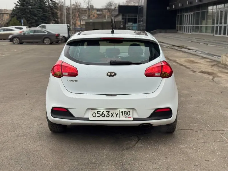 Kia сид 2012 год двигатель 1.4 бензин коробка механика 6 ступка, пробег 250000,мульти руль, кондиционер, передние стеклоподъемники осмотр город донецк я владелец, цена 650000 руб тел+79493626346 📞 звоните: +7(949)3626346 - фотография - 2