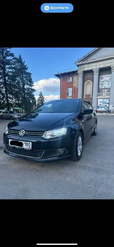 Продам фольксваген поло 2011 года выпуска коробка автомат комплектация полная без вложений цена 700... - фотография