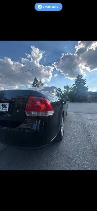 Продам фольксваген поло 2011 года выпуска коробка автомат комплектация полная без вложений цена 700 тысяч торг +79494548896 - фотография - 3