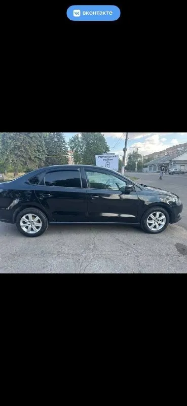 Продам фольксваген поло 2011 года выпуска коробка автомат комплектация полная без вложений цена 700 тысяч торг +79494548896 - фотография - 4