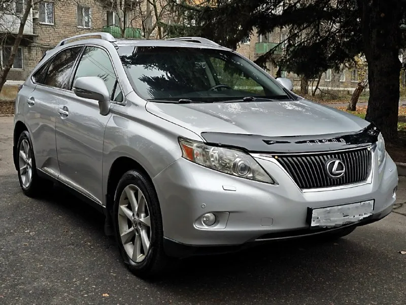 Продам lexus rx350 2009г 3.5 бензин коробка автомат. пробег родной 232000км. автомобиль полностью обслужен, в хорошем техническом состоянии. хорошая комплектация: полный электропакет, круиз контроль, раздельный климат, подогрев сидений, зеркал и лобового стекла, электро сиденья с памятью, электро багажник, start/stop, бесключевой доступ, камера, навигация, громкая связь, люк, установлена качественная музыка, два ключа, два комплекта резины (зима/лето), блокировка коробки, диски r19 и т. д. мотор работает идеально, коробка переключает мягко (без пинков и рывков). я хозяин по техпаспорту. цена: 1 900 000₽. торг. +79493054107 📞 звоните: +7(949)3054107 - фотография - 2