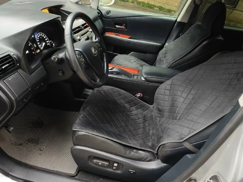 Продам lexus rx350 2009г 3.5 бензин коробка автомат. пробег родной 232000км. автомобиль полностью обслужен, в хорошем техническом состоянии. хорошая комплектация: полный электропакет, круиз контроль, раздельный климат, подогрев сидений, зеркал и лобового стекла, электро сиденья с памятью, электро багажник, start/stop, бесключевой доступ, камера, навигация, громкая связь, люк, установлена качественная музыка, два ключа, два комплекта резины (зима/лето), блокировка коробки, диски r19 и т. д. мотор работает идеально, коробка переключает мягко (без пинков и рывков). я хозяин по техпаспорту. цена: 1 900 000₽. торг. +79493054107 📞 звоните: +7(949)3054107 - фотография - 6