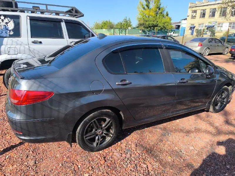 Продам peugeot 408 2013 г. в пробег 250 тыс 1.6.120 л. с коробка автомат 2 комплекта резины старт-стоп, камера заднего вида цена 500 тыс, символический торг осмотр г. снежное обращаться по номеру +79494316351 📞 звоните: +7(949)4316351 - фотография - 3