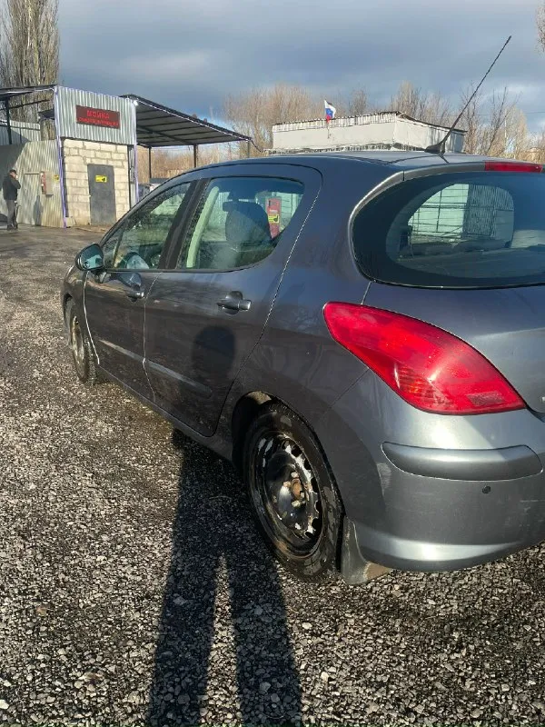 Продам peugeot 308 2009год пробег 168000 документы в порядке, полное переоформление. зимняя резина. летняя в комплекте цена 430. не большой торг у авто +79493438004 📞 звоните: +7(949)3438004 - фотография - 3