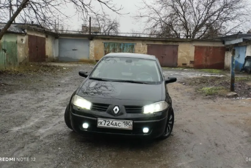 Продам renault megane 2( меган ) пробег 158000 км. (не крученый) 2005 год выпуска бензин. мотор: 2.0 бензин 16 клапанов самый надежный и тяговитый мотор, не путать с моторами 1.6 и 1.4. цена 550 000 р. коробка: механика 6-ти ступка. авто в хорошем состоянии, кузов оцинкованный, ни дыр ни рыжиков нет. комплектация очень хорошая: 2 ключ карты, электро усилитель руля,4 эл. стеклоподьемника с доводчиками, подогрев передних сидений, обогрев и электро складывание боковых зеркал, климат контроль, эл. обогрев заднего стекла, датчик дождя, датчик света, музыка стоит андроид магнитола с сабвуфером, салон с кожанными вставками, на зимней резине, прошла один сезон, в комплекте отдам летнюю резину на 16 литых дисках(новая куплена в конце лета). заменены все жидкости, свежий аккумулятор, заменен радиатор охлаждения, ходовая часть перебрана, машина ездит каждый день. имеются новые запчасти, одам в подарок. связь по телефону +79493390380 владимир. на этом номере и телеграмм 📞 звоните: +7(949)3390380 - фотография - 6