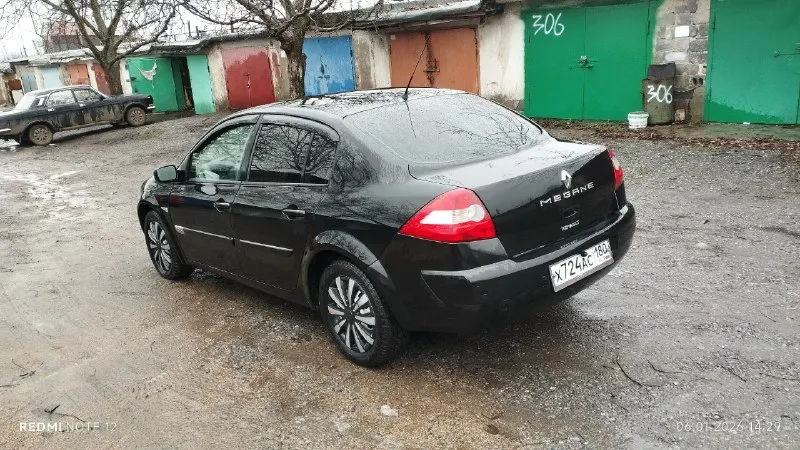 Продам renault megane 2( меган ) пробег 158000 км. (не крученый) 2005 год выпуска бензин. мотор: 2.0 бензин 16 клапанов самый надежный и тяговитый мотор, не путать с моторами 1.6 и 1.4. цена 550 000 р. коробка: механика 6-ти ступка. авто в хорошем состоянии, кузов оцинкованный, ни дыр ни рыжиков нет. комплектация очень хорошая: 2 ключ карты, электро усилитель руля,4 эл. стеклоподьемника с доводчиками, подогрев передних сидений, обогрев и электро складывание боковых зеркал, климат контроль, эл. обогрев заднего стекла, датчик дождя, датчик света, музыка стоит андроид магнитола с сабвуфером, салон с кожанными вставками, на зимней резине, прошла один сезон, в комплекте отдам летнюю резину на 16 литых дисках(новая куплена в конце лета). заменены все жидкости, свежий аккумулятор, заменен радиатор охлаждения, ходовая часть перебрана, машина ездит каждый день. имеются новые запчасти, одам в подарок. связь по телефону +79493390380 владимир. на этом номере и телеграмм 📞 звоните: +7(949)3390380 - фотография - 9