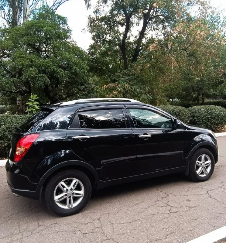 Продам машину в хорошем состоянии. ssangyong korando 2012 года выпуска. без дтп, в родном окрасе. 136 тыс родного пробега. один владелец. двигатель 2 л турбо дизель, полный привод 2 косплекта резины и дисков все новое в очень хорошем состоянии. за машину не стыдно цена 1 🍋350 тыс. рублей обращаться по есть телеграмм +7 949 363 91 58 +7 949 363 91 57 📞 звоните: +7(949)3639158 - фотография - 3