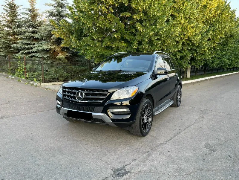 Продам mercedes-benz ml 350 w166 2013 год выпуска двигатель 3.5 бензин, на одном из самом лучшем 276 атмосферном моторе привод полный автомобиль своевременно обслуживался на специализированном сервисе, вся история обслуживания имеется. за машиной всегда следил, денег не жалел. в редком на сегодняшний день состоянии! салон ухоженный, кузов также в идеальном состоянии, покрыт керамикой. максимальной ухоженный и обслуженный, за всё время владения только положительные эмоции. вложений никаких не требует, готов к эксплуатации новым владельцем. любые проверки с вашей стороны, на любом сто! машину нужно видеть вживую. просьба звонить реально заинтересованным. цена: 2.800.000₽ торг имеется, реальному покупателю. все остальные вопросы по телефону: +7(949)489-09-58, telegram тот же. 📞 звоните: +7(949)4890958 - фотография - 2