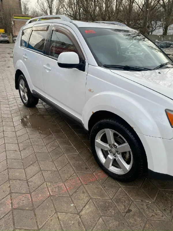 Продам mitsubishi аутлендер 2008,2.4,стоит новая резина, аккумулятор, масла с фильтрами менял недавн... - фотография