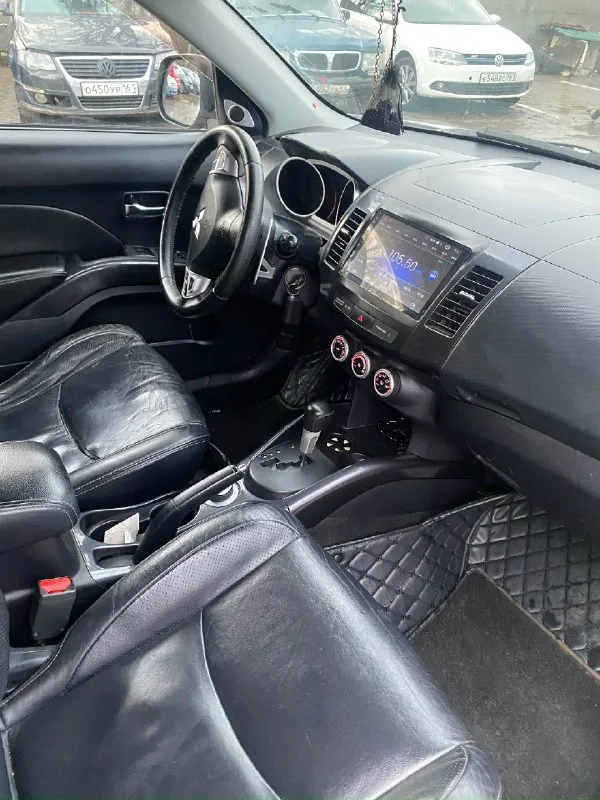 Продам mitsubishi аутлендер 2008,2.4,стоит новая резина, аккумулятор, масла с фильтрами менял недавно, оптика переделана, свет отличный, ксенон, сигнализация с автозапуском, ходовую полностью выкатывали и меняли, перед и зад, масло не ест совсем, климат, люк, все работает, в собственности у меня 3 года, есть моменты по аркам. цена 1100000р, ,,+79494768071 📞 звоните: +7(949)4768071 - фотография - 6