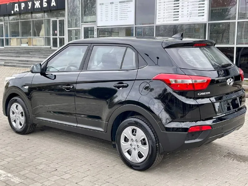 +79495236393 в продаже в городе донецке hyundai creta 1.6 бензин 123 л. с. коробка автомат айсин 6 ступенчатый 2017 год вся в родной краске каждая единица кузова в родной заводской краске! один хозяин! машинка вся в оригинале была бережная эксплуатация! пробег 132 тыс км родной оригинальный проверенный пробег! кузов в идеальном состоянии! весь в отражений ! днище идеальное гаражное хранение ! салон в идеальном состоянии в машине не курили ! машина очень ухоженная ! два ключа сервисные книги! резина зимняя хорошая, камера заднего вида, кондиционер рабочий, подогревы сидений, подогревы всех зеркал, датчик давления в шинах полный бортовой компьютер, мульти руль, полная мульти медиа, гарнитура свободные руки, состояние по всем параметрам отличное без единого вложения! двигатель коробка и ходовая часть все в идеальном состоянии! машинка в отличном состоянии тот кто приобретёт будет очень доволен, постоянный учёт полное переоформление в мрэо два комплекта резины цена 1 680 000 руб торг +79495236393 - фотография - 3