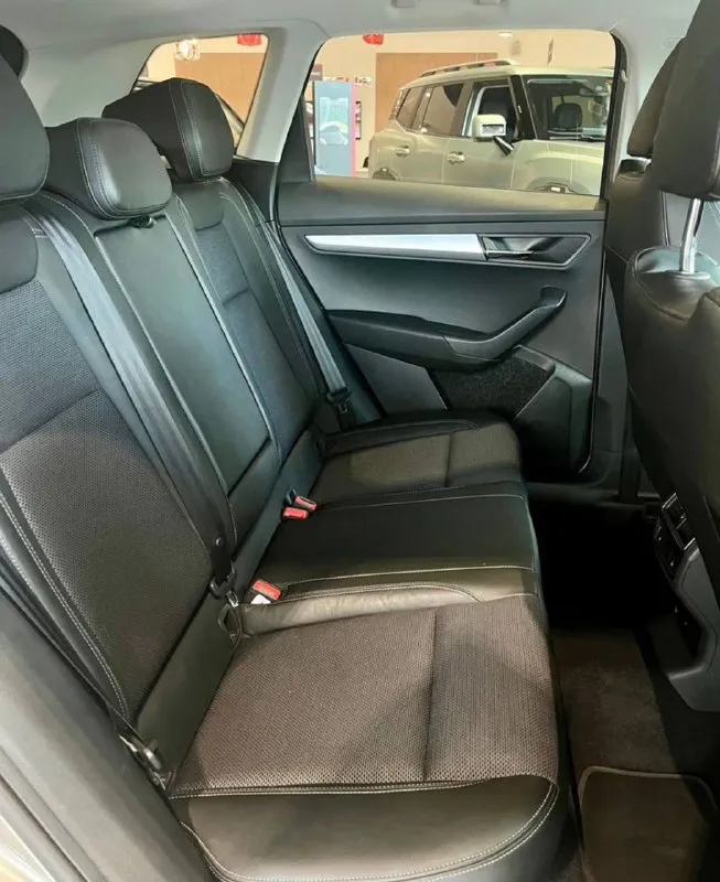 +79495236393 skoda karoq 2021 год hockey edition состояние новой машины ! это без сказок и преувеличений ! каждая единица кузова в родной заводской краске ! очень хорошая комплектация 1.4 турбо бензин 150 лошадей экономичный надёжный новый мотор нового поколения без болячек и проблем! коробка автомат айсин 8 ступенчатый, передний привод ! зелёная автотека один хозяин ! два комплекта резины зима и лето два ключа сервисные книги, вся полностью обслужена от и до ! любые проверки на любом сто ! такой автомобиль в таком состояний и в такой комплектации одна в республике ! обслуживал только у официального дилера ! состояние новой машины днище как новое ! хранение было только в отопительном гараже полное переоформление в мрэо функции и наворотов очень много старт стоп лэд оптика акустика хорошая, большой монитор с полным количеством функции и все ассистенты. камера заднего вида и парктроники кар плэй без проводной и андроид авто подогревы всех сидений, подогрев лобового и заднего цена 2 599 000 руб +79495236393 - фотография - 10