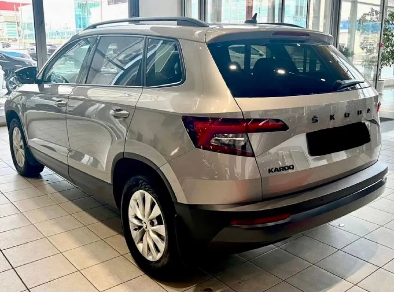 +79495236393 skoda karoq 2021 год hockey edition состояние новой машины ! это без сказок и преувеличений ! каждая единица кузова в родной заводской краске ! очень хорошая комплектация 1.4 турбо бензин 150 лошадей экономичный надёжный новый мотор нового поколения без болячек и проблем! коробка автомат айсин 8 ступенчатый, передний привод ! зелёная автотека один хозяин ! два комплекта резины зима и лето два ключа сервисные книги, вся полностью обслужена от и до ! любые проверки на любом сто ! такой автомобиль в таком состояний и в такой комплектации одна в республике ! обслуживал только у официального дилера ! состояние новой машины днище как новое ! хранение было только в отопительном гараже полное переоформление в мрэо функции и наворотов очень много старт стоп лэд оптика акустика хорошая, большой монитор с полным количеством функции и все ассистенты. камера заднего вида и парктроники кар плэй без проводной и андроид авто подогревы всех сидений, подогрев лобового и заднего цена 2 599 000 руб +79495236393 - фотография - 4