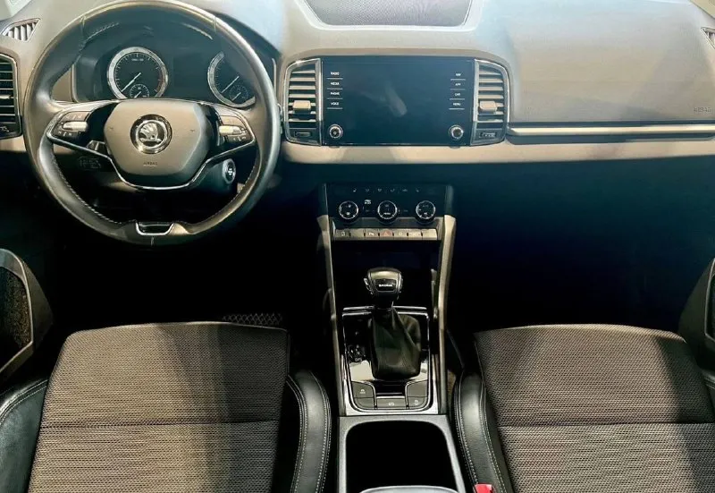 +79495236393 skoda karoq 2021 год hockey edition состояние новой машины ! это без сказок и преувеличений ! каждая единица кузова в родной заводской краске ! очень хорошая комплектация 1.4 турбо бензин 150 лошадей экономичный надёжный новый мотор нового поколения без болячек и проблем! коробка автомат айсин 8 ступенчатый, передний привод ! зелёная автотека один хозяин ! два комплекта резины зима и лето два ключа сервисные книги, вся полностью обслужена от и до ! любые проверки на любом сто ! такой автомобиль в таком состояний и в такой комплектации одна в республике ! обслуживал только у официального дилера ! состояние новой машины днище как новое ! хранение было только в отопительном гараже полное переоформление в мрэо функции и наворотов очень много старт стоп лэд оптика акустика хорошая, большой монитор с полным количеством функции и все ассистенты. камера заднего вида и парктроники кар плэй без проводной и андроид авто подогревы всех сидений, подогрев лобового и заднего цена 2 599 000 руб +79495236393 - фотография - 8