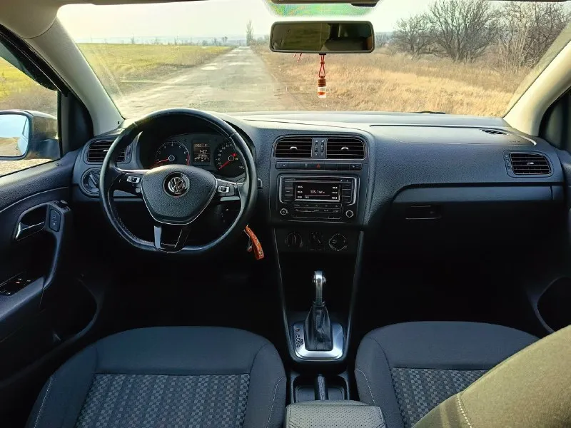 Volkswagen polo v рестайлинг мотор 1.6 mpi 110 л. с коробка 6 ст. классический автомат aisin без дтп... - фотография