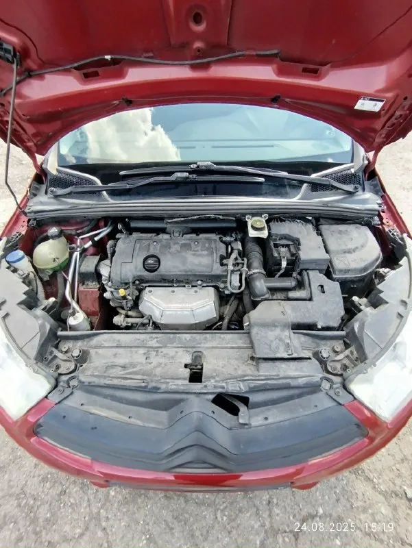 Продам, citroen с4 второго поколения, 2011 год, мотор 1.6, акпп, 230000 к родного пробега, растёт каждый день, машина вся в родной краске, стекла все оригинальные в том числе и лобовое, в пред максимальной комплектации, машина технически в хорошем состоянии, замена масла каждые 6-7 тысяч, мотор работает ровно не троит не дымит, коробка автомат не пинает, работает во всех режимах четко, ходовая вся сделана, ничего не гремит не стучит, лишних шумов нет, из последнего заменены задние стойки, тормозные колодки в круг, салон не затертый в очень хорошем состоянии, руль кожа, торпеда мягкая, по комплектации: двух зонный климат контроль, заправлен холодит как надо. датчики abs датчик esp датчик дождя датчик света круиз контроль мультируль регулировка поясничной зоны обогрев передних сидений полный электростеклопакет электрорегулировка зеркал центральный замок коробка на спорт режиме, и зимним адаптивные противотуманки ломающиеся подголовники регулировка руля по высоте, на и от с 📞 звоните: +7(949)3843710 - фотография - 8