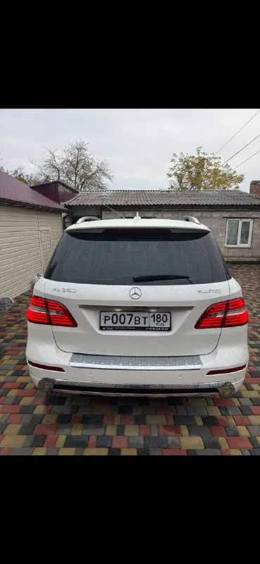 Mersedes ml 350 4 matic год 2014 двигатель v6 3.0 дизель кпп акпп пробег 81т км город мариуполь машина в отличном состоянии!!! родной пробег 81ткм авто покупалось в краснодаре в 2014 а жило в крыму! я 3 хозяин двигатель абсолютно сухой без потеков!турбина в идеале ! акпп переключает четко! ходовая не стучит полностью обслужена! богатая комплектация: полный привод пакет of road -выбор режима блокировки климат контроль панорамная крыша подогревы сидений навигация мультимедиа с bluetooth подогрев лобового эл привод багажника линзованая оптика эл рег сидений на 80т поменяны масла в акпп и двс а также все жидкости! цена 2.950.000 тел +79497309912 по документам я хозяин!!! цена без номеров!!! - фотография - 3