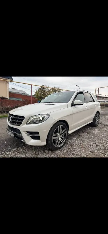Mersedes ml 350 4 matic год 2014 двигатель v6 3.0 дизель кпп акпп пробег 81т км город мариуполь машина в отличном состоянии!!! родной пробег 81ткм авто покупалось в краснодаре в 2014 а жило в крыму! я 3 хозяин двигатель абсолютно сухой без потеков!турбина в идеале ! акпп переключает четко! ходовая не стучит полностью обслужена! богатая комплектация: полный привод пакет of road -выбор режима блокировки климат контроль панорамная крыша подогревы сидений навигация мультимедиа с bluetooth подогрев лобового эл привод багажника линзованая оптика эл рег сидений на 80т поменяны масла в акпп и двс а также все жидкости! цена 2.950.000 тел +79497309912 по документам я хозяин!!! цена без номеров!!! - фотография - 4