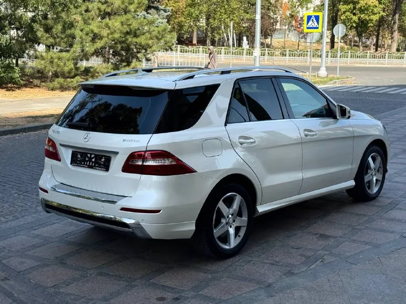 Mersedes ml 350 4 matic год 2014 двигатель v6 3.0 дизель кпп акпп пробег 81т км город мариуполь машина в отличном состоянии!!! родной пробег 81ткм авто покупалось в краснодаре в 2014 а жило в крыму! я 3 хозяин двигатель абсолютно сухой без потеков!турбина в идеале ! акпп переключает четко! ходовая не стучит полностью обслужена! богатая комплектация: полный привод пакет of road -выбор режима блокировки климат контроль панорамная крыша подогревы сидений навигация мультимедиа с bluetooth подогрев лобового эл привод багажника линзованая оптика эл рег сидений на 80т поменяны масла в акпп и двс а также все жидкости! цена 2.950.000 тел +79497309912 по документам я хозяин!!! цена без номеров!!! - фотография - 6