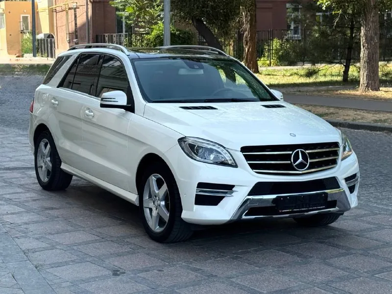 Mersedes ml 350 4 matic год 2014 двигатель v6 3.0 дизель кпп акпп пробег 81т км город мариуполь машина в отличном состоянии!!! родной пробег 81ткм авто покупалось в краснодаре в 2014 а жило в крыму! я 3 хозяин двигатель абсолютно сухой без потеков!турбина в идеале ! акпп переключает четко! ходовая не стучит полностью обслужена! богатая комплектация: полный привод пакет of road -выбор режима блокировки климат контроль панорамная крыша подогревы сидений навигация мультимедиа с bluetooth подогрев лобового эл привод багажника линзованая оптика эл рег сидений на 80т поменяны масла в акпп и двс а также все жидкости! цена 2.950.000 тел +79497309912 по документам я хозяин!!! цена без номеров!!! - фотография - 7