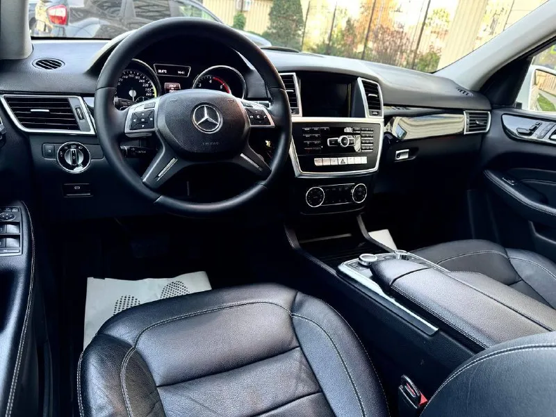 Mersedes ml 350 4 matic год 2014 двигатель v6 3.0 дизель кпп акпп пробег 81т км город мариуполь машина в отличном состоянии!!! родной пробег 81ткм авто покупалось в краснодаре в 2014 а жило в крыму! я 3 хозяин двигатель абсолютно сухой без потеков!турбина в идеале ! акпп переключает четко! ходовая не стучит полностью обслужена! богатая комплектация: полный привод пакет of road -выбор режима блокировки климат контроль панорамная крыша подогревы сидений навигация мультимедиа с bluetooth подогрев лобового эл привод багажника линзованая оптика эл рег сидений на 80т поменяны масла в акпп и двс а также все жидкости! цена 2.950.000 тел +79497309912 по документам я хозяин!!! цена без номеров!!! - фотография - 8