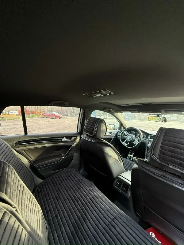 Пригнан в 2019 году из сша (калифорния). там же выполнен apr stage 2 337л. с. 500нм. авто для тех кто ищет живой и очень ухоженный гти! полностью обслужен и правильно эксплуатировали. 2015 г. в.132т. км. родной пробег. 6мкпп(mq350). автомобиль в родном окрасе, без дтп. двигатель 2.0 gen 3 ea888 в превосходном состоянии, масло motul specific замена каждые 5 тыс. км. также заменены жидкости: антифриз, тормозная жидкость, масло в кпп. из приятного: комплект холодных крышек из алюминия включая поддон двигателя. все подушки двигателя включая гидравлическую. по ходовой части: усиленные сайлентблоки от audi rs, стойки и втулки стабилизатора. вентилируемые тормозные диски с ними же колодки brembo. тормозит отлично. кузов после полировки, нанесена керамика кeramos+. оптика перед и зад в броне пленке. использование по настроению, в основном стоит. есть 2 автомобиль. учет постоянный 180 регион. первая цена в рф за авто в таком состоянии и с таким пробегом. смотрите авито! цена 2.🍋1 📞 звоните: +7(949)3059945 - фотография - 6