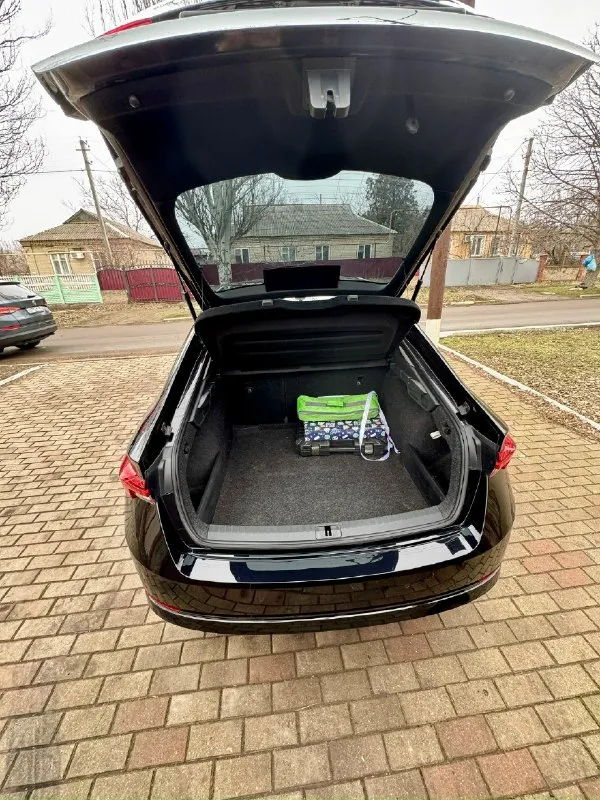 Продам skoda octavia a8 2021г. пробег 120т. км. двигатель 1.4 150л. с. (очень шустрая и экономичная, 5.5-6,5л/100км. машина в идеальном состоянии, ни одна деталь не красилась, не крутилась, все стекла оригинальные. хорошая комплектация, led оптика, start stop, новая зимняя резина, машина покрыта дорогой керамикой, писать можно много, нужно смотреть в живую( состояние новой машины) находится в старобешево цена 2190000 +7 949 397 84 06 📞 звоните: +7(949)3978406 - фотография - 8