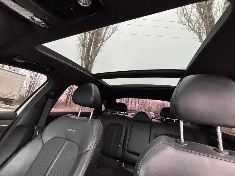 Продам kia k5 – состояние 🔥! (енакиево)
Год выпуска: 2020
Пробег: 140 000 км (подтвержден)
Двигатель: 1.6 л (187 л. С. ) – 🐎динамичный и экономичный!
Коробка передач: автоматическая – переключения плавные, без рывков.
📞 Телефон: +7 (949) 083-63-93
Описание:
Продаю свой ухоженный kia k5 в отличном состоянии. Автомобиль полностью обслужен и не требует никаких вложений. Готов к любым проверкам!
Кузов: в отличном состоянии.
Техническая часть: без нареканий.
Салон: комбинированная обивка в идеальном состоянии. Чистый и ухоженный.
Панорамная крыша
Преимущества:
Родной пробег, подтвержден документально.
Автомобиль полностью в стоке, без тюнинга.
Автотека: зеленая – никаких проблем и ограничений!
Юридически чист, готов к переоформлению.
Комплектация🔝: все для комфорта!
Антипробуксовочная система
Кожаный мультируль
Премиальная акустика – отличный звук!
Двухзонный климат-контроль
Датчики света и дождя
Круиз-контроль
Парктроники
Электроскладываемые зеркала с подогревом
4 Электростеклоподъемника с доводчиками
Полный бортовой компьютер
Осмотр: г. Енакиево
💰 Цена: 2 700 000 рублей. Разумный торг у капота! - фотография - 6