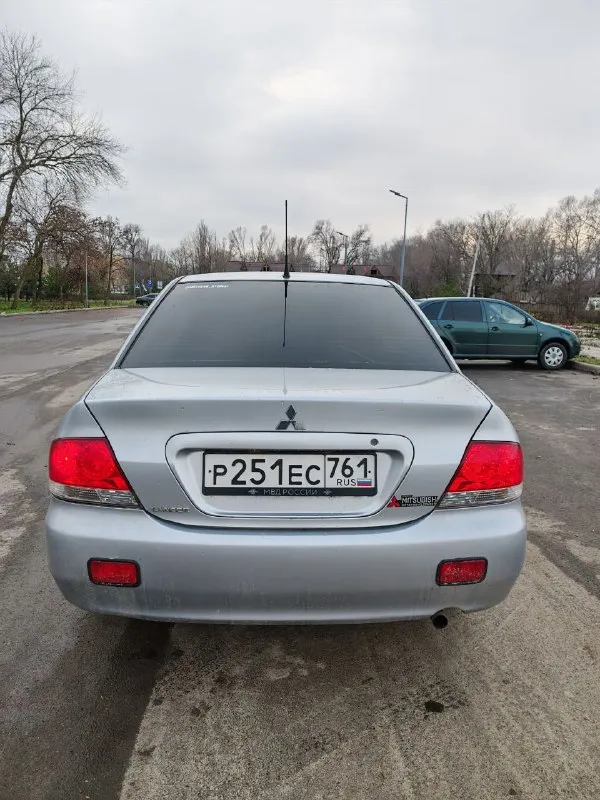 Продам mitsubishi лансер 9 mitsubishi lancer 9 год 2006 двигатель 1.6 работает отлично, масло не ест не дымит, обороты четко 👌 кпп четко без хрустов и вылетов ручник исправен, что должно работать работает кузов в хорошем состоянии, дно пороги целые резина отличная зима + лето переоформление без проблем мариуполь цена 479к торг +79498162933 📲 tg: @bitch_monk 📞 звоните: +7(949)8162933 - фотография - 5