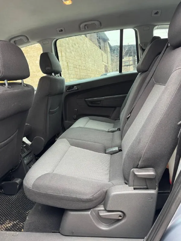 Opel zafira cng автомобиль пригонял для себя из литвы 7 мест мотор 1.6 коробка механика год выпуска 2006 состояние идеальное заводской газ (метан) мультируль круиз контроль микролифт водителя зеркало андроид все что должно работать работает цена 645.000 тысяч рублей торг присутствует у капота номер телефона +7903-007-5450 осмотр донецк - фотография - 6