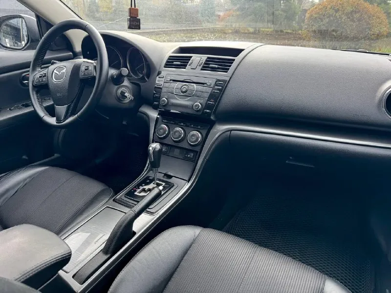 Mazda 6 рестайлинг год выпуска: 2010 двс: 2.0 кпп: автомат пробег: 237 000 км ✅в заводском окрасе ✅заводское остекление ✅оснащенная комплектация ✅технически исправна и обслужена стоимость: 890 000₽ возможна продажа в кредит осмотр в донецке, калининский район 📞 +7(949)699-31-90 📲 tg: кирилл 📞 звоните: +7(949)6993190 - фотография - 7