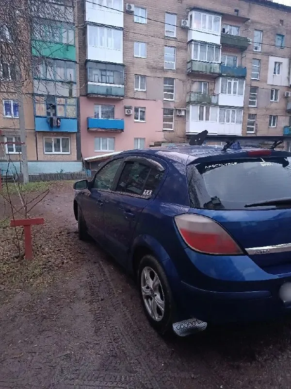 Opel астра н 2004 год. в отличном состоянии не считая пару косяков, двигатель 1.6 работает отлично, ходовая отличная, новая резина, все обсолютнно работает, заводится с пол оборота, приятный салон(редкий), машина делалась для себя, приятный цвет машины, машину делал для себя вложено много, музыка обычная, я хозяин любое переоформление. цена 450т. +79495723787 📞 звоните: +7(949)5723787 - фотография - 2