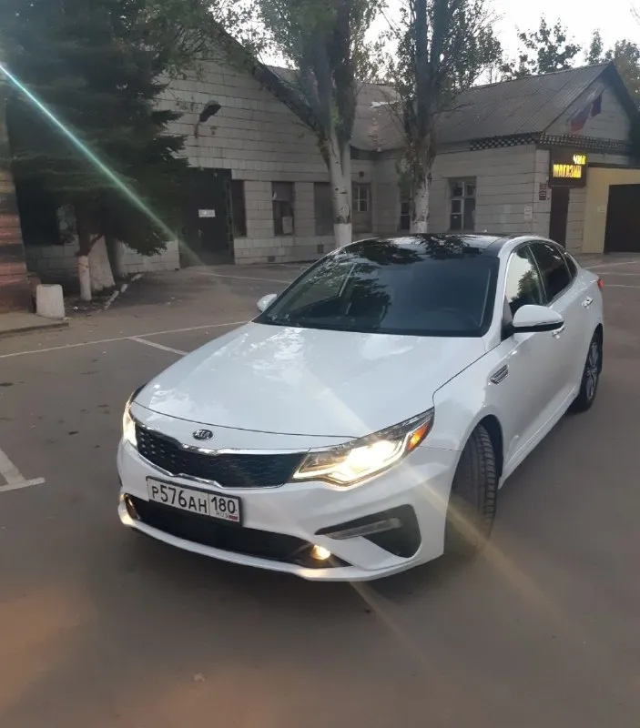 Продам кia оptima 2019г. пробег: 105.000т. комплектация ex 1.6 турбо, 180л. с. кожаный салон, понорамная крыша, електро сидения, датчики слепых зон, адоптивный круиз, подогрев руля. вентиляция сидений, двухзонный климат контроль. цена: 1.900.0000торг. вопросы по телефону: +79494127762 📞 звоните: +7(949)4127762 - фотография - 3