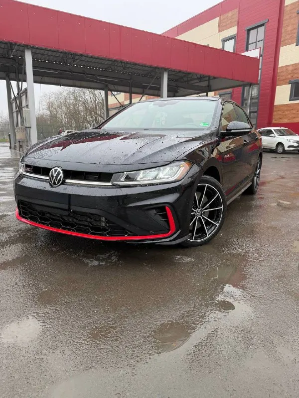 Продам хозяйский автомобиль volkswagen jetta 2025 года 2.0 в комплектации gli с родным пробегом 21 т... - фотография