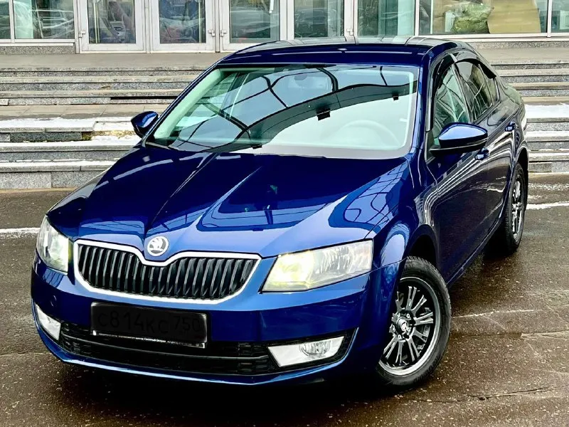 Продам skoda octavia a7 2015 год мотор 1.6 mpi коробка обычный автомат пробег 167000 км 2 владельца автомобиль в отличном состоянии мотор, коробка и ходовая в идеальном состоянии кузов целый. не такси комплектация: кожаный руль, электро зеркала с подогревом, кондиционер работает, подогрев сидений, подогрев лобового и заднего стекла, большой заводской монитор, электро стекло подъемники, ходовые огни, abs esp airbag для комфортной езды есть все. цена 1.360.000 возможен торг +79493578236 или телега +79094166333 - фотография - 2