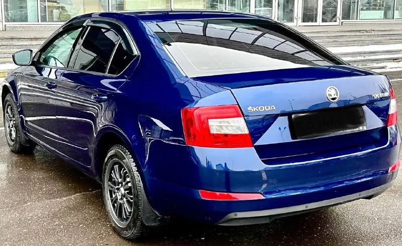 Продам skoda octavia a7 2015 год мотор 1.6 mpi коробка обычный автомат пробег 167000 км 2 владельца автомобиль в отличном состоянии мотор, коробка и ходовая в идеальном состоянии кузов целый. не такси комплектация: кожаный руль, электро зеркала с подогревом, кондиционер работает, подогрев сидений, подогрев лобового и заднего стекла, большой заводской монитор, электро стекло подъемники, ходовые огни, abs esp airbag для комфортной езды есть все. цена 1.360.000 возможен торг +79493578236 или телега +79094166333 - фотография - 7